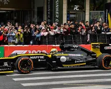 F1大师赛上演强强对话，北城猎隼队鏖战关东银狐队，多点开花奏效；本土核心状态回升