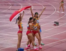 击剑夜战：海滨飞鹰队强势反弹瓯越犀牛队，主帅临场妙招战术板得到兑现